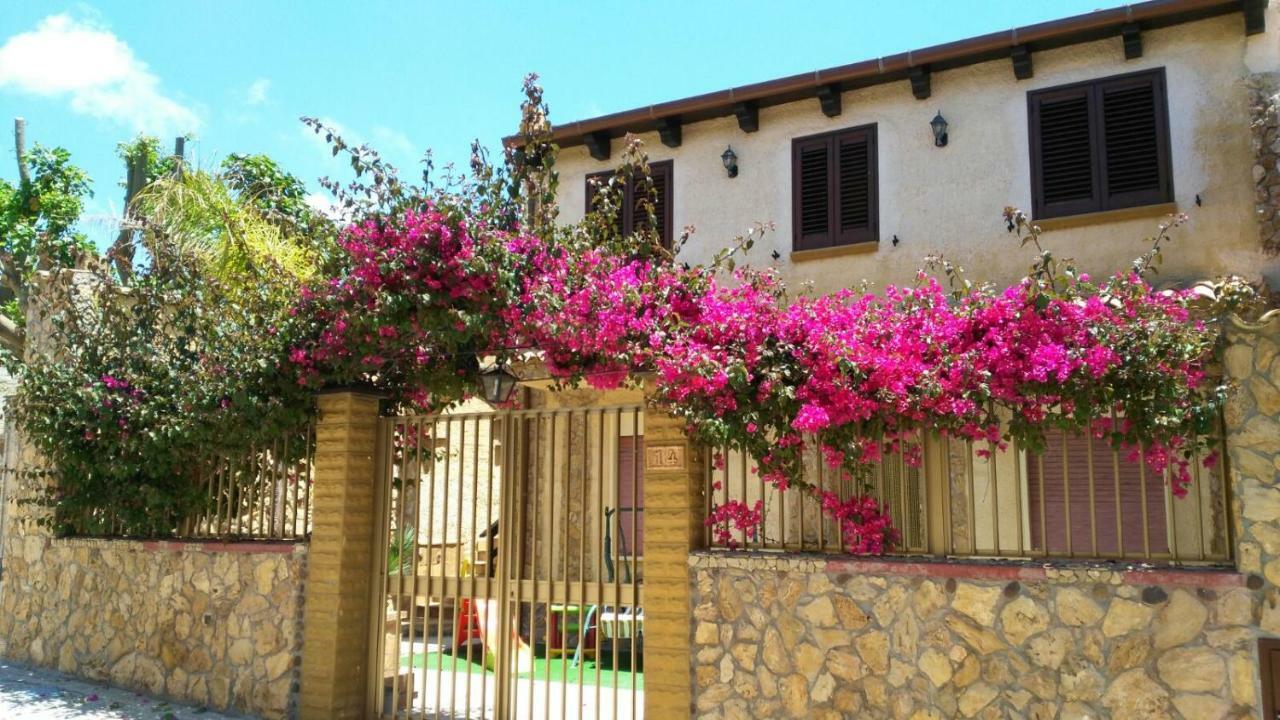 Casa Vacanze Mediterraneo Villa Tre Fontane Dış mekan fotoğraf