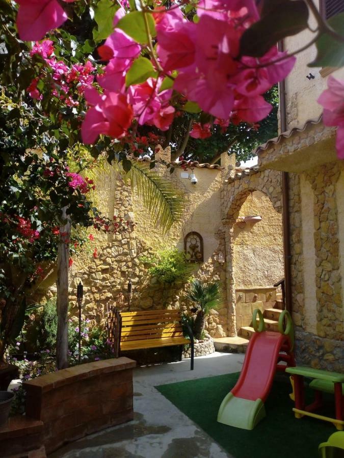 Casa Vacanze Mediterraneo Villa Tre Fontane Dış mekan fotoğraf