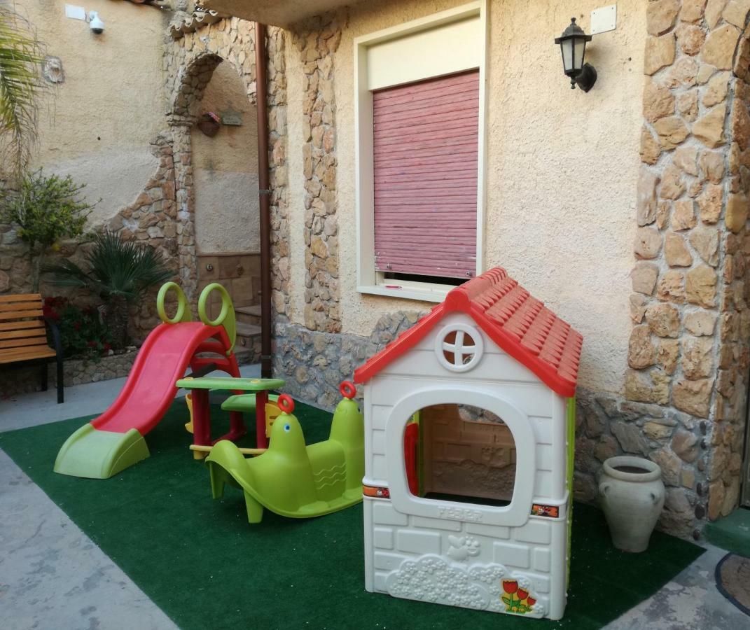 Casa Vacanze Mediterraneo Villa Tre Fontane Dış mekan fotoğraf
